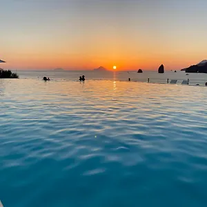 Hotell Therasia Sea And - The Leading Of The World